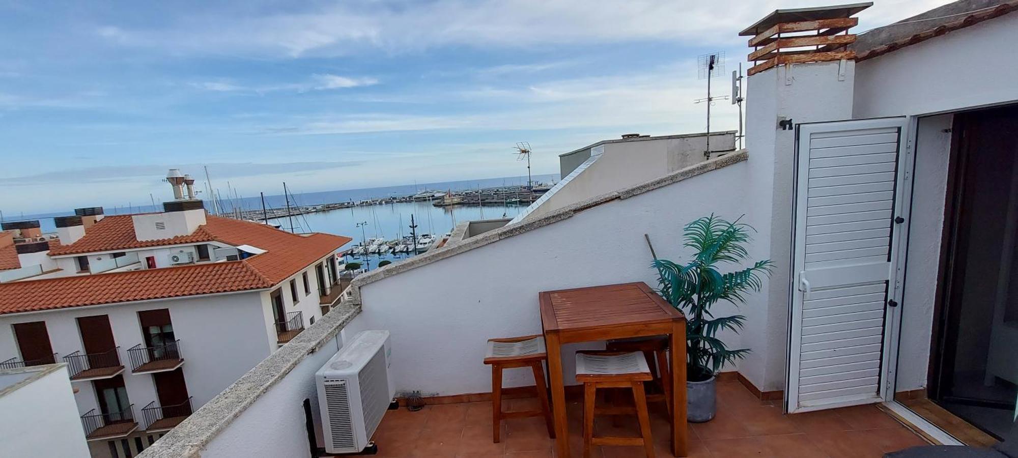 Atico Espacioso En El Mediterraneo Con Vistas Al Puerto De กัมบริลส์ ภายนอก รูปภาพ